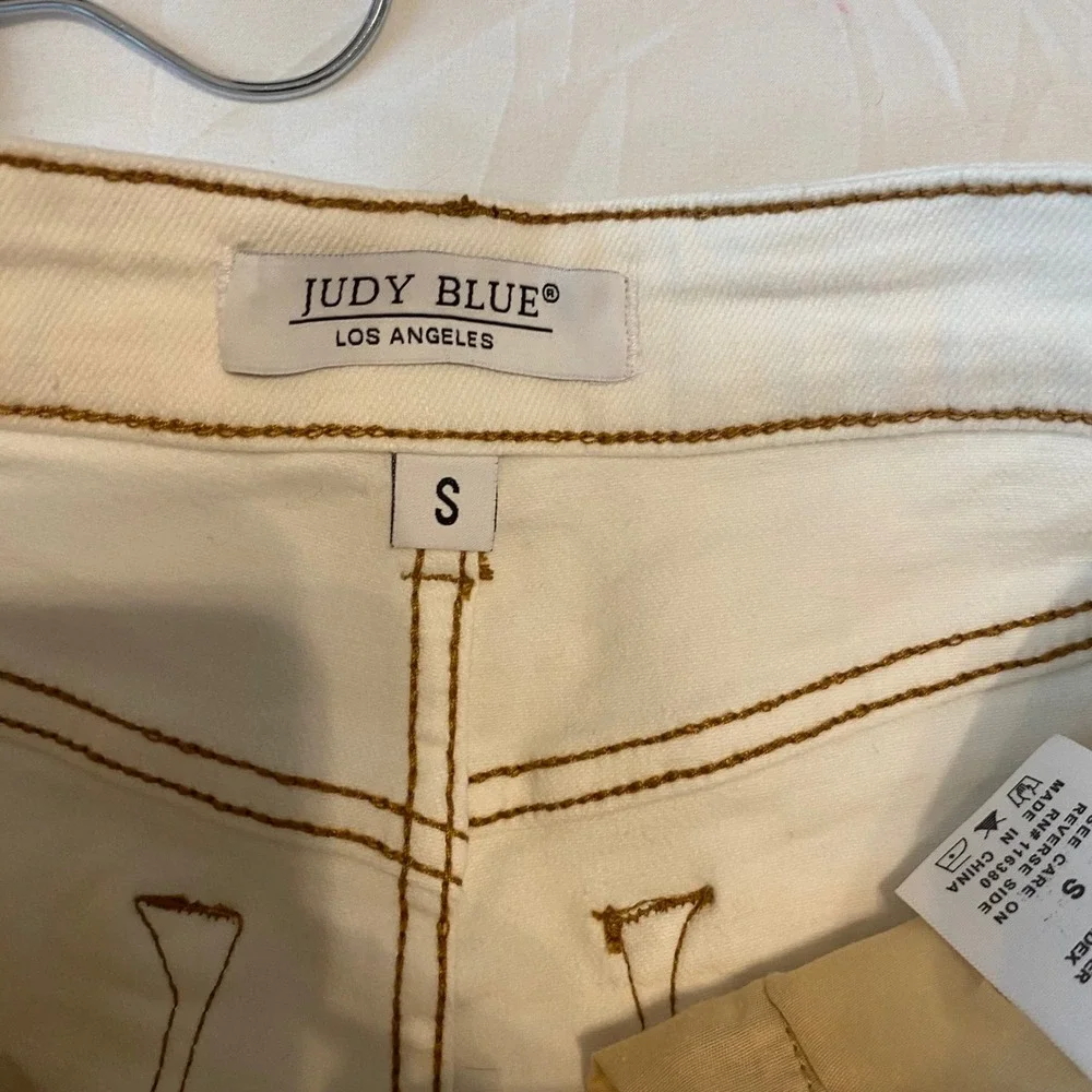 Judy Blue Denim Shorts Small White Rainbow Embroidered Raw Hem Boho Stretch‎